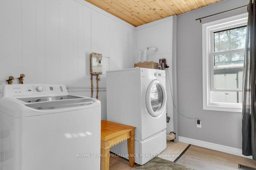 11 Queen Lane photo 19