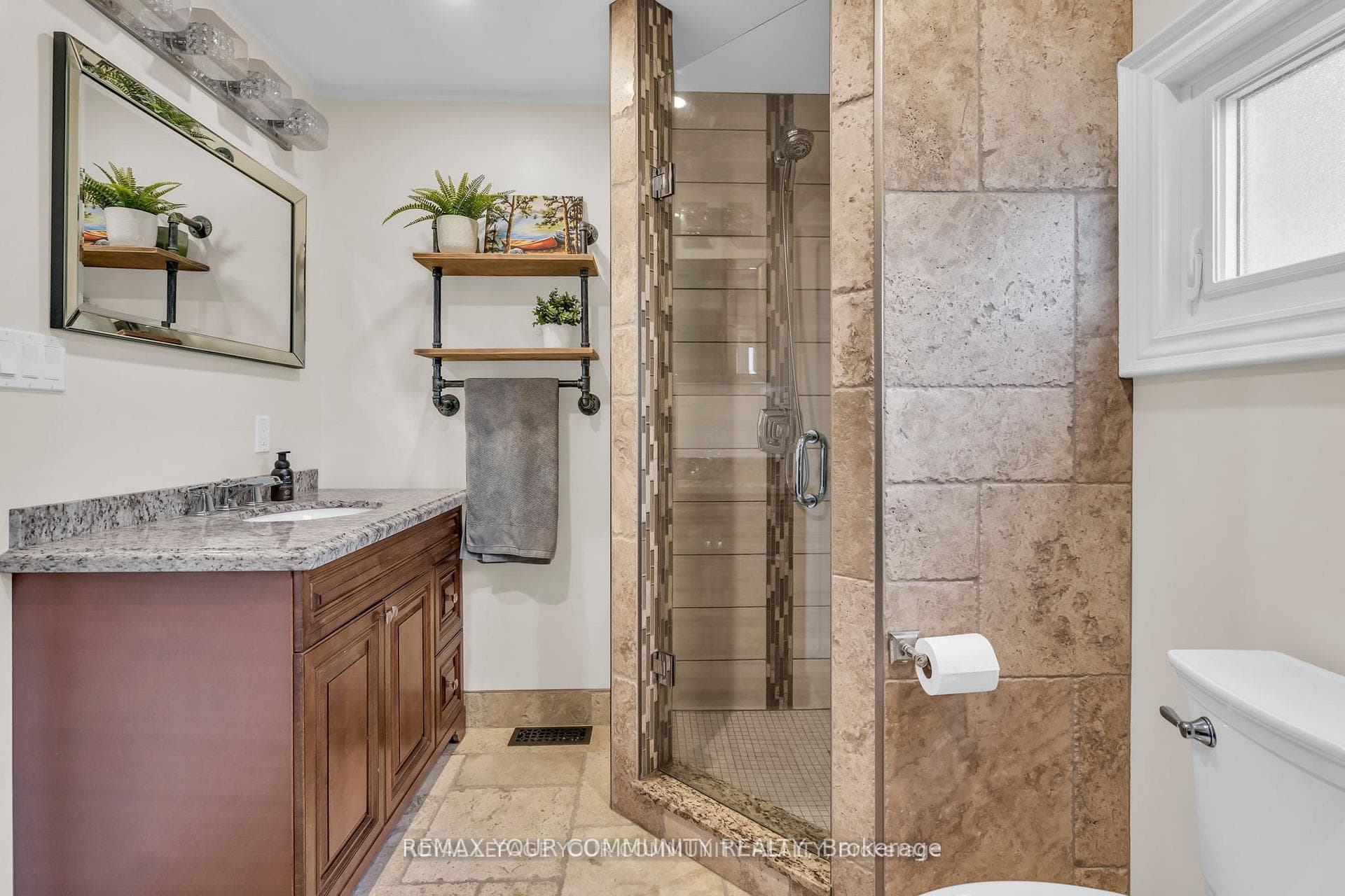 21039 Dalton Road photo 18
