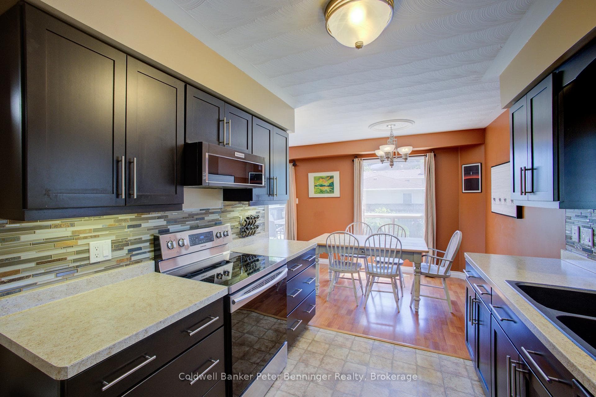 737 Mackendrick Drive photo 16
