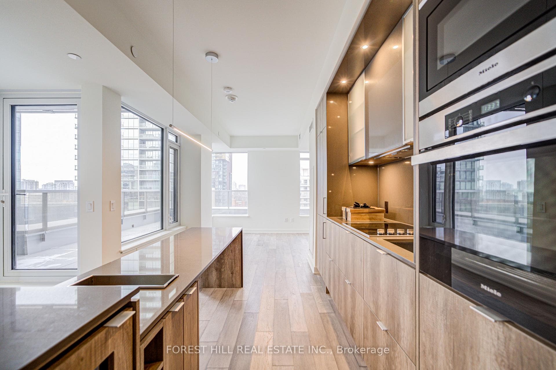 11 Yorkville Avenue Unit 1003 photo 18