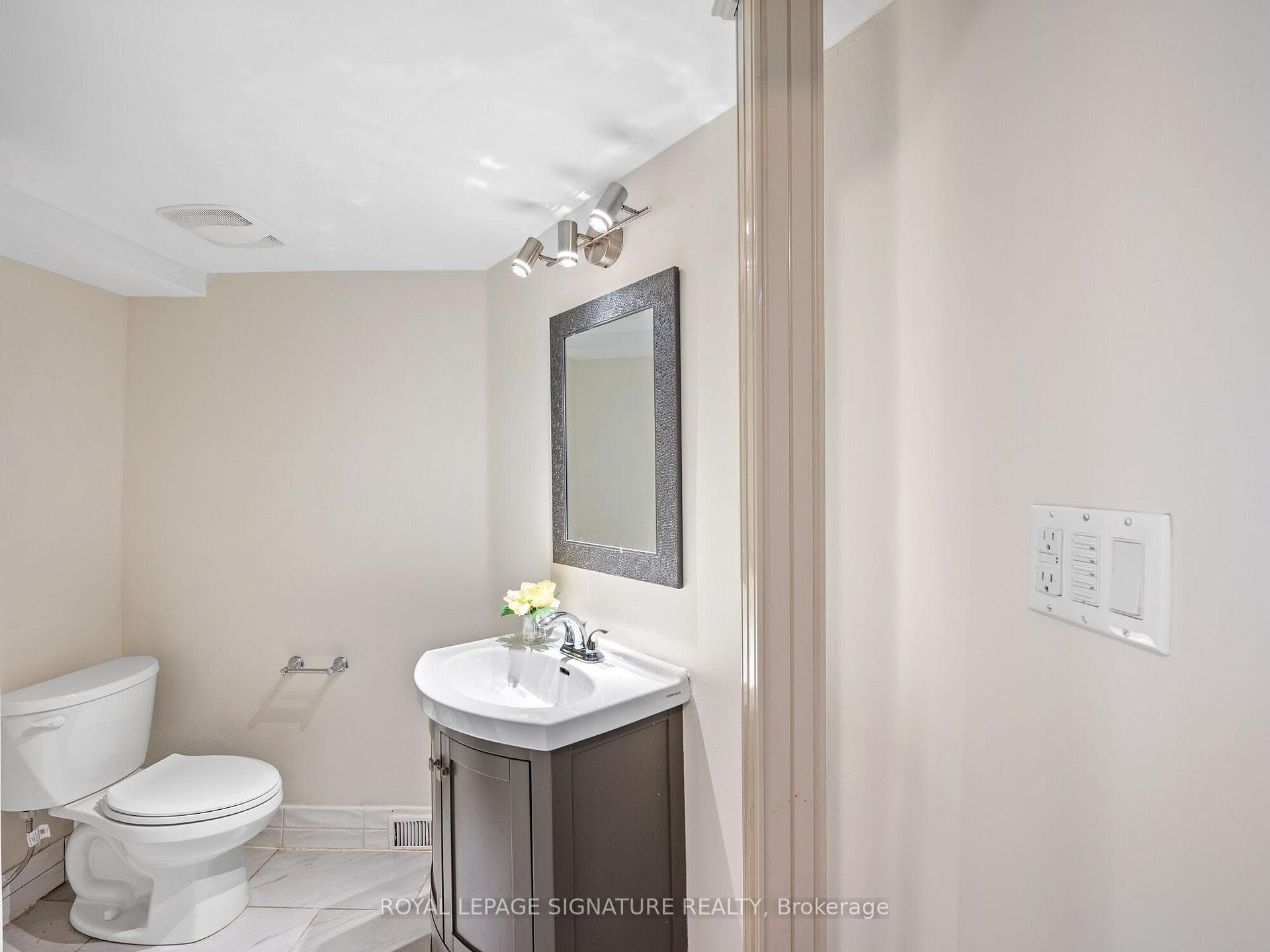 2604 Treviso Court photo 36