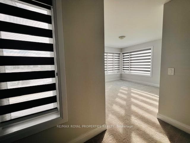 52 Butler Boulevard photo 32