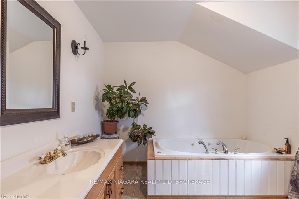 8115 BEAVERDAMS Road photo 21