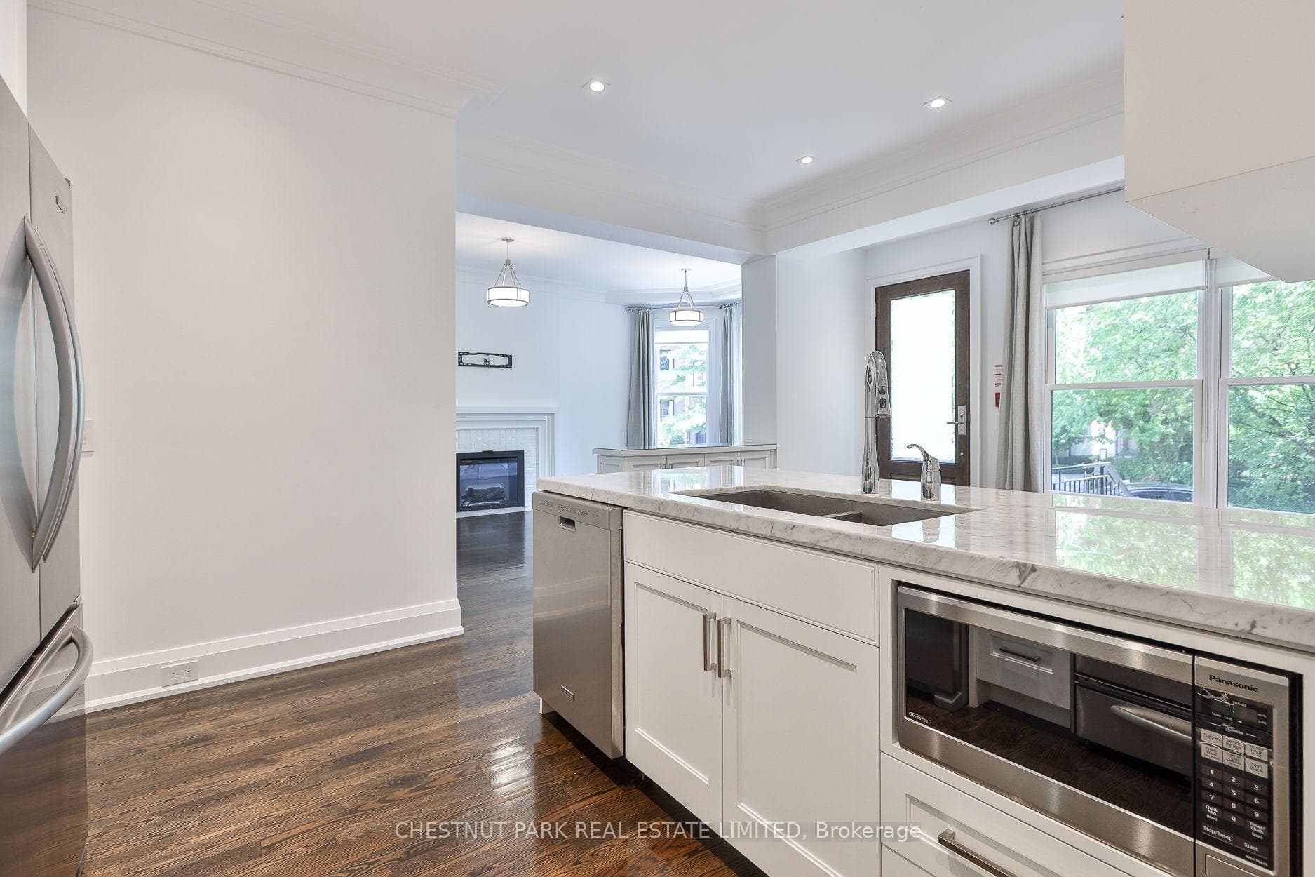 16 Scarth Road Unit 1 photo 15