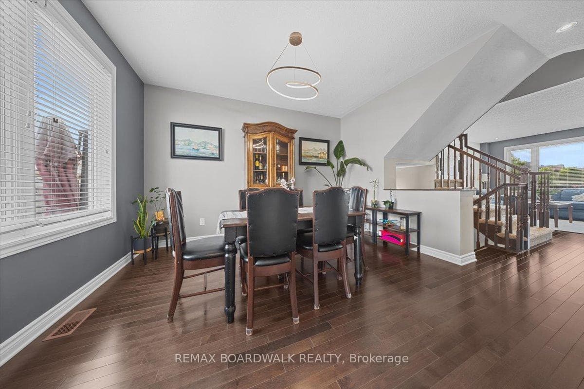 Large formal dining roomMain