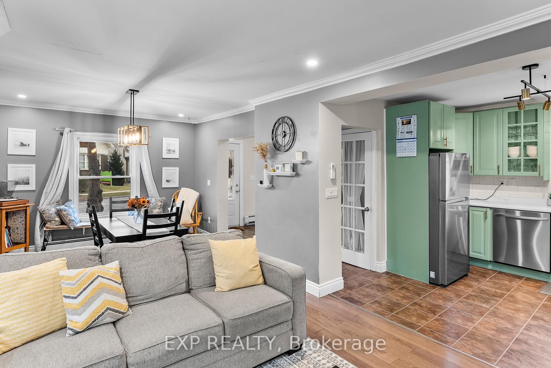 91 Welland Avenue photo 14