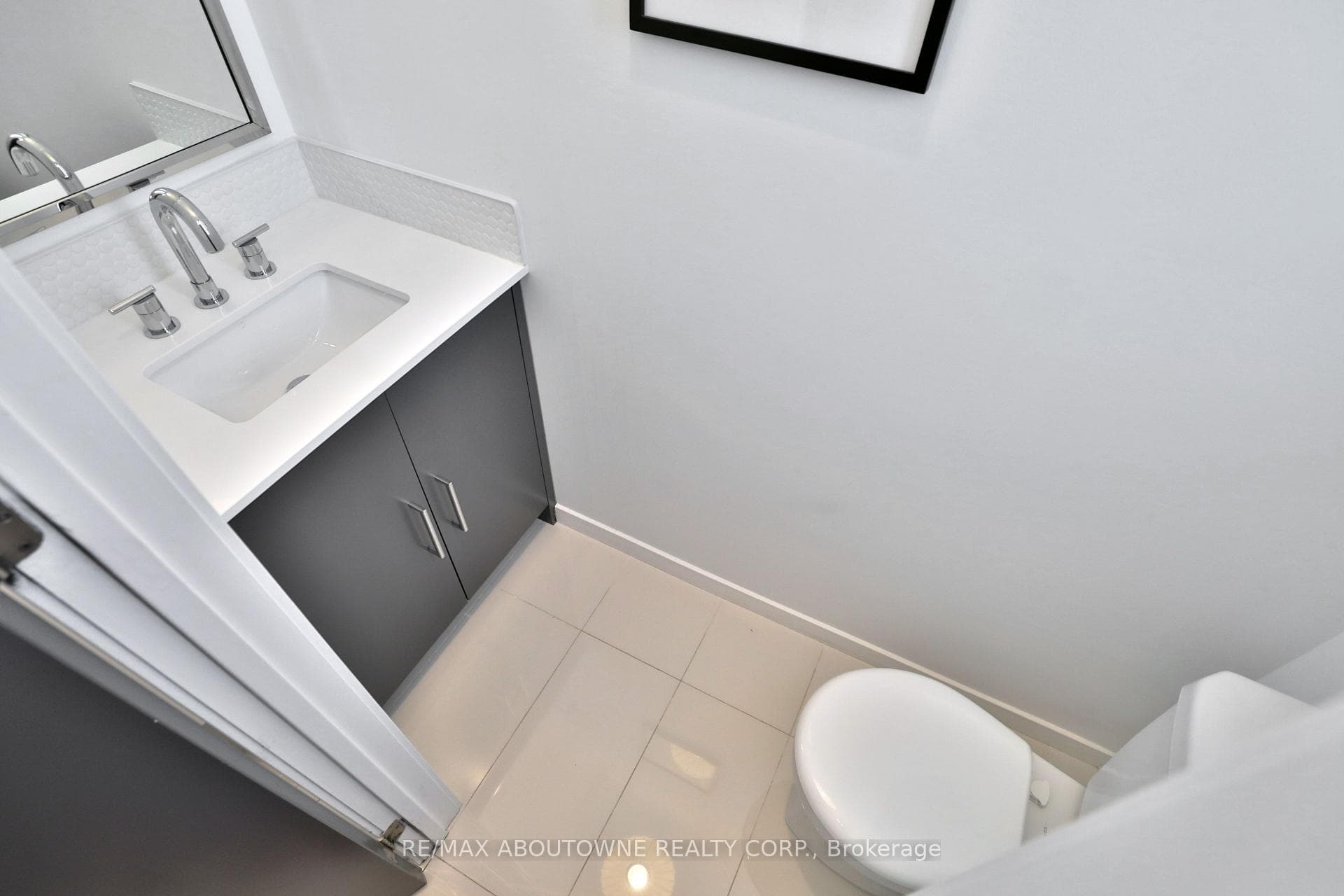 220 VELLWOOD Common photo 13