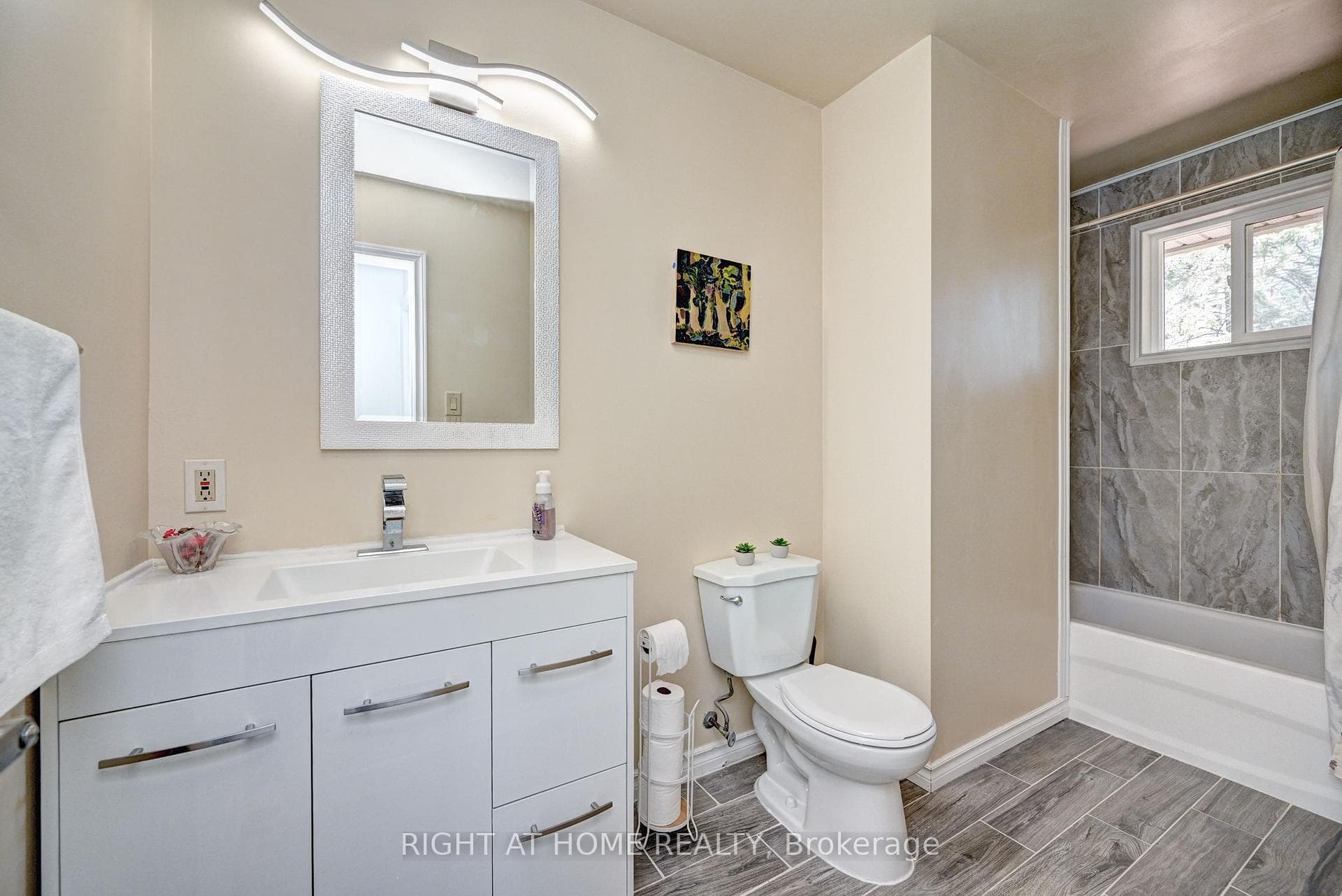92 Pinemeadow Crescent photo 29