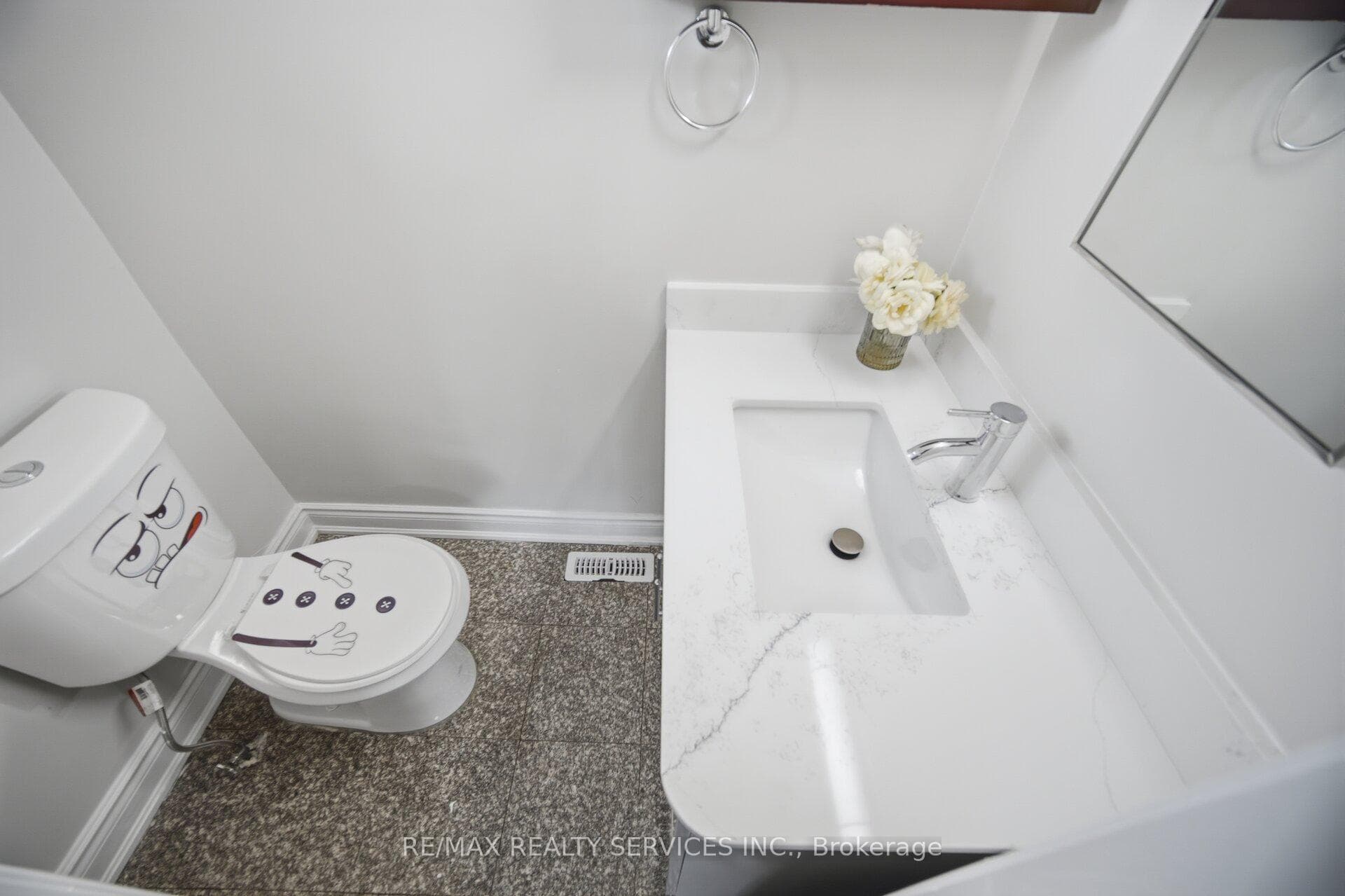 7493 Netherwood Road photo 27