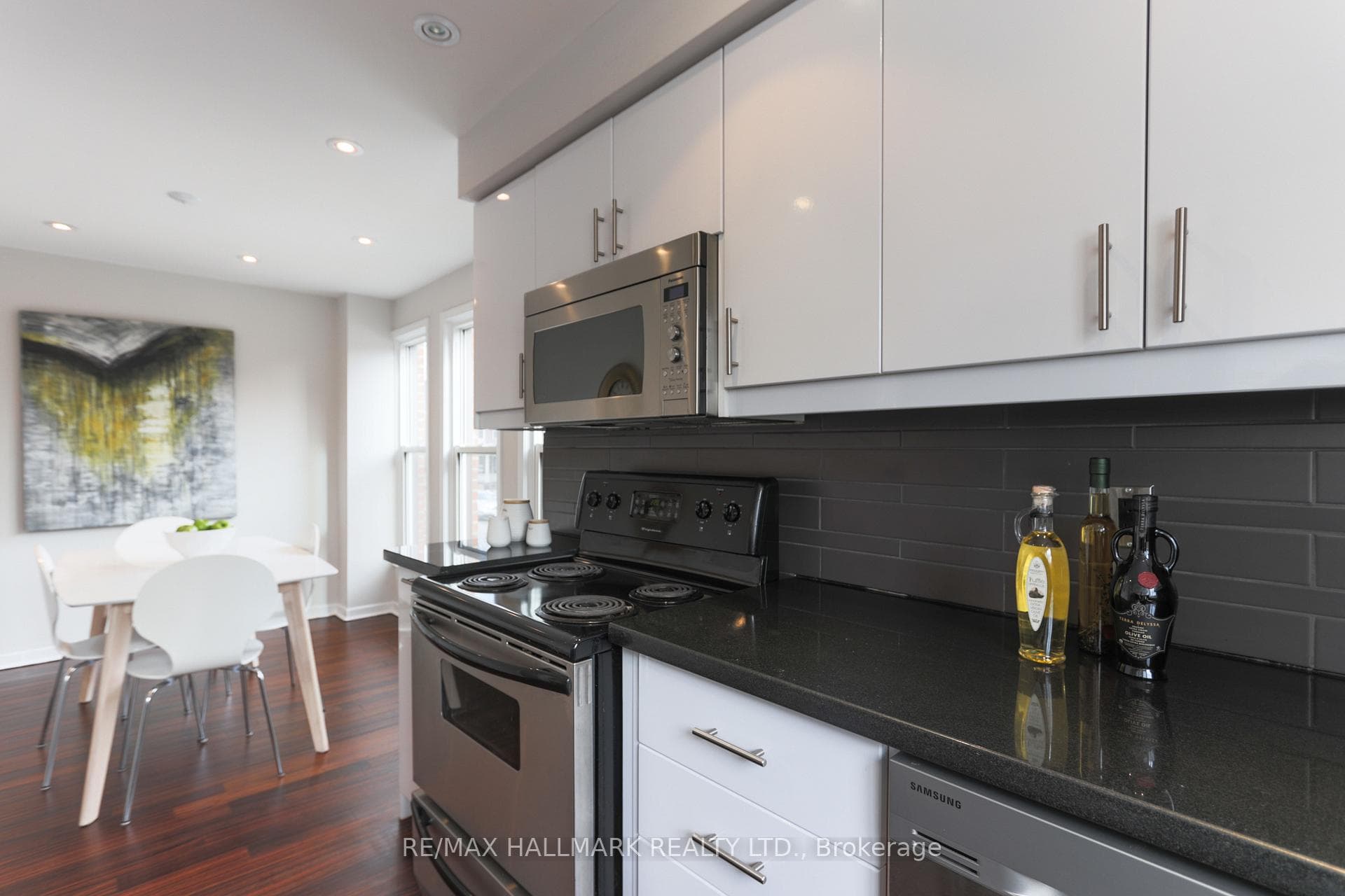 451 Broadview Avenue photo 15