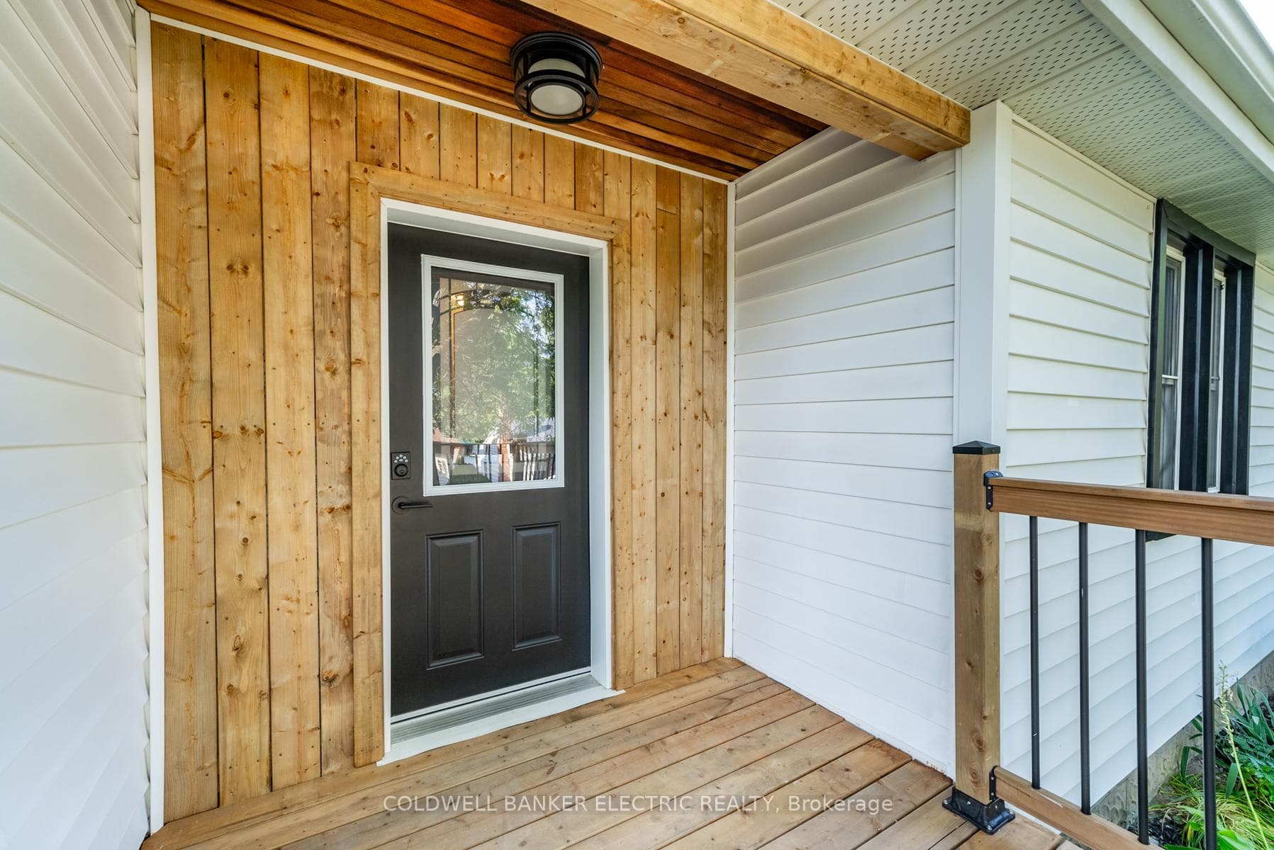 422 Bellevue Street photo 4