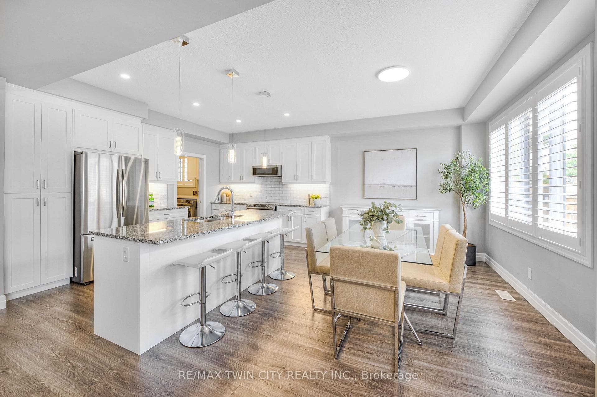 150 Mountain Holly Court photo 7