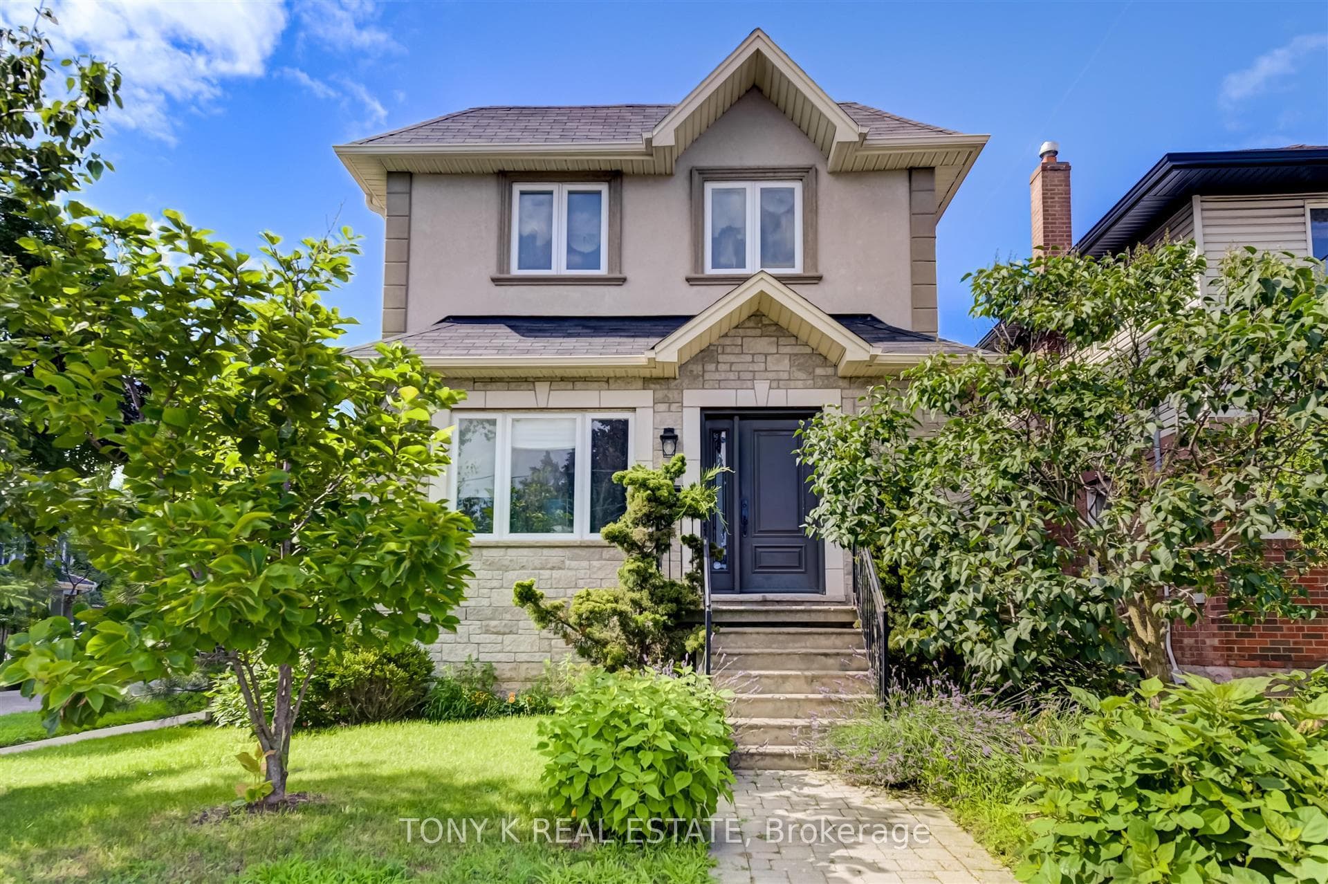 294 Cosburn Avenue Unit Bsmt photo 1