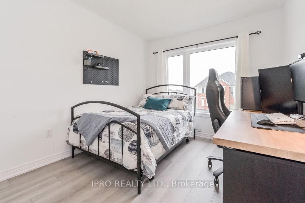 70 Edminston Drive photo 23