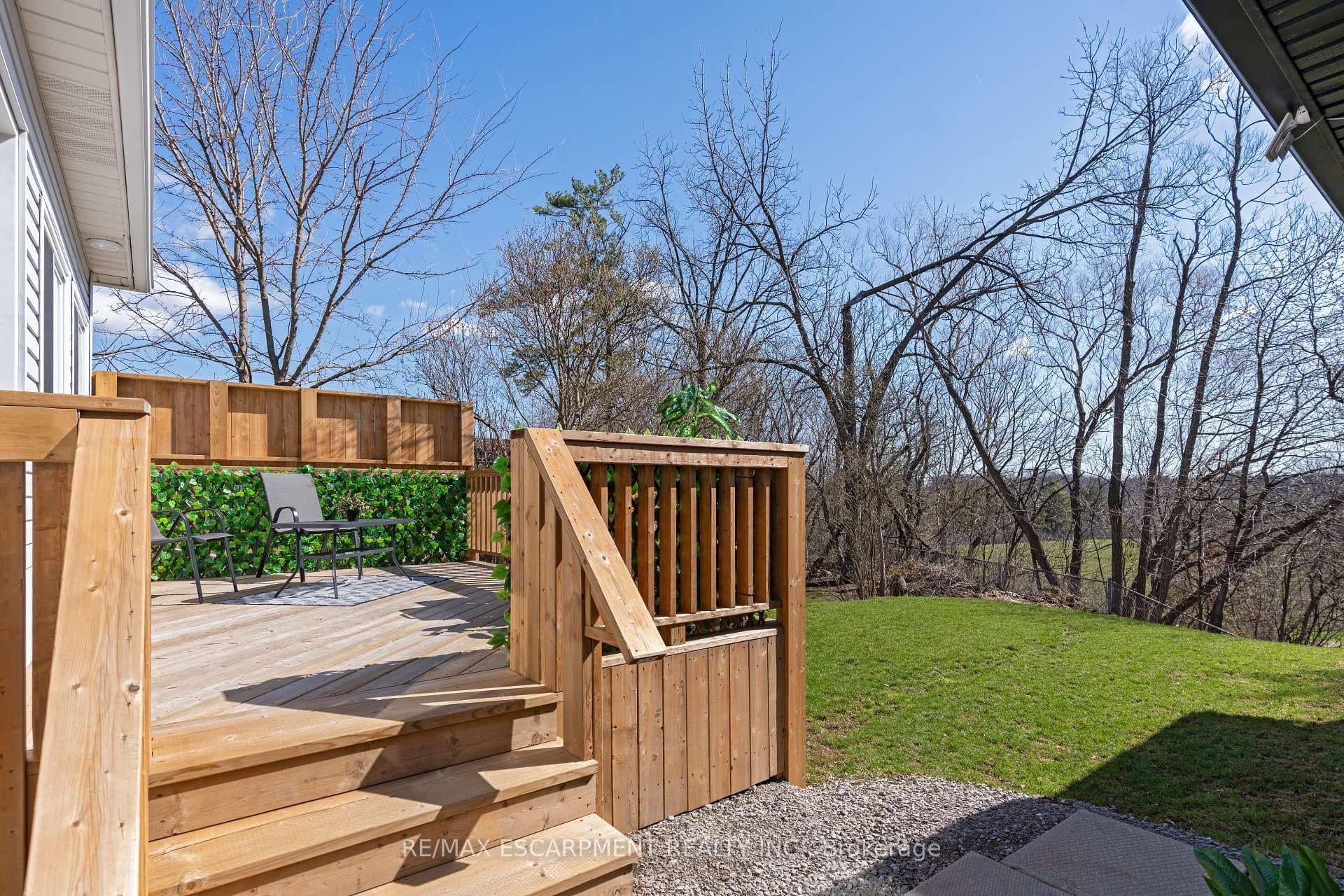 621 Rosseau Road photo 37