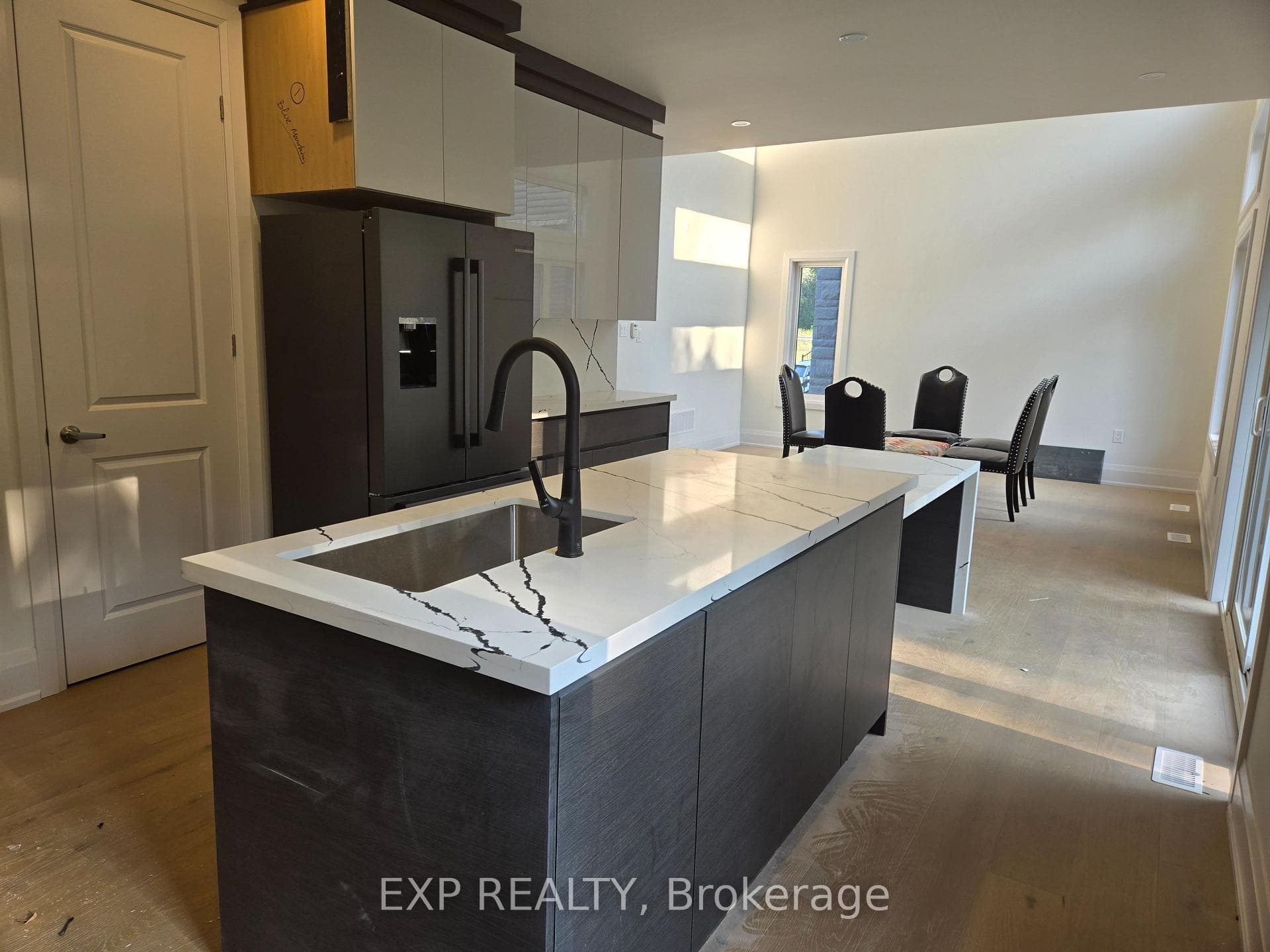 106 Seabastian Street photo 4