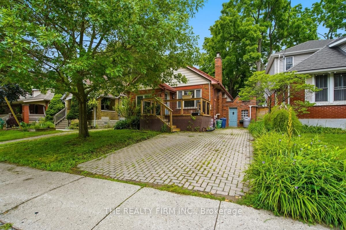 97 Springbank Drive photo 2