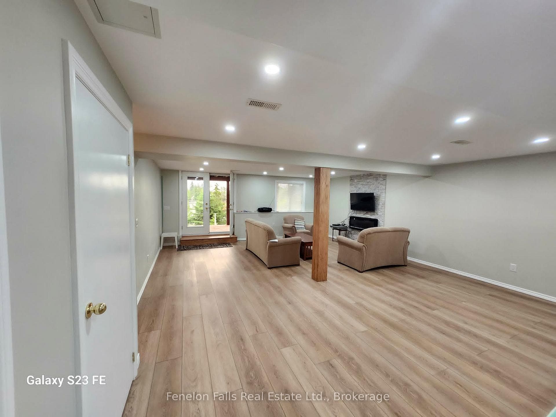 226 Francis Street photo 17