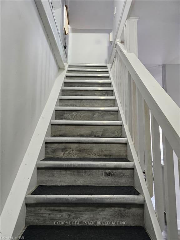 1 JOSEPHINE Street photo 16