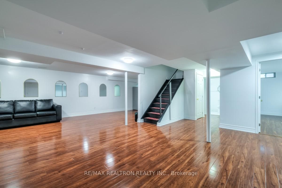 54 Bluenose Crescent photo 47