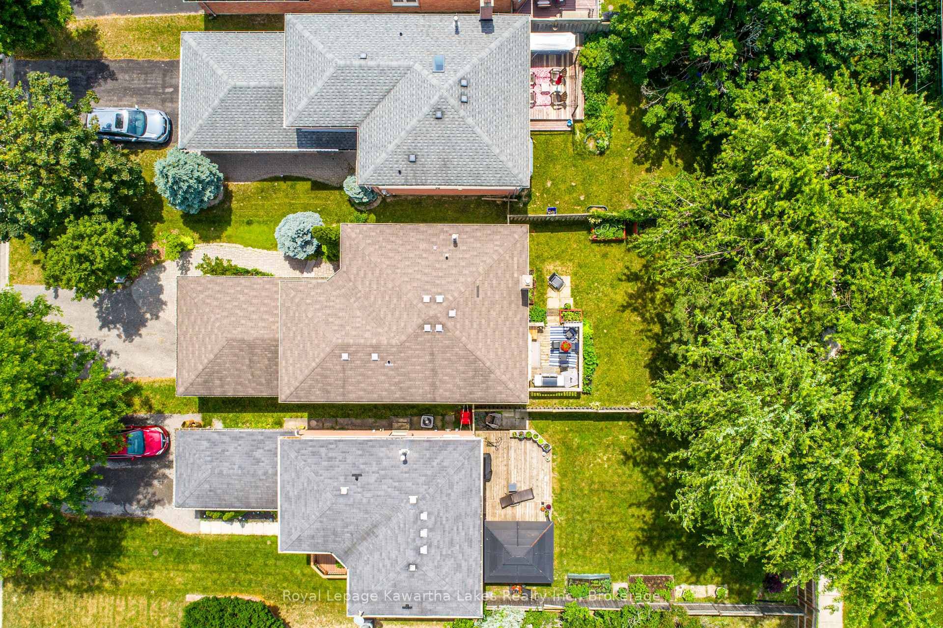 38 Lipton Crescent photo 32