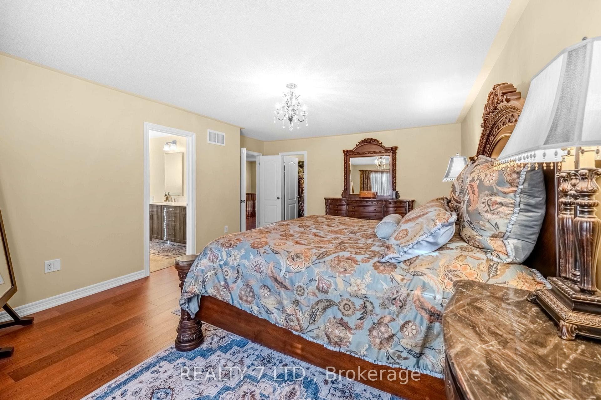 3217 Swiss Court photo 25