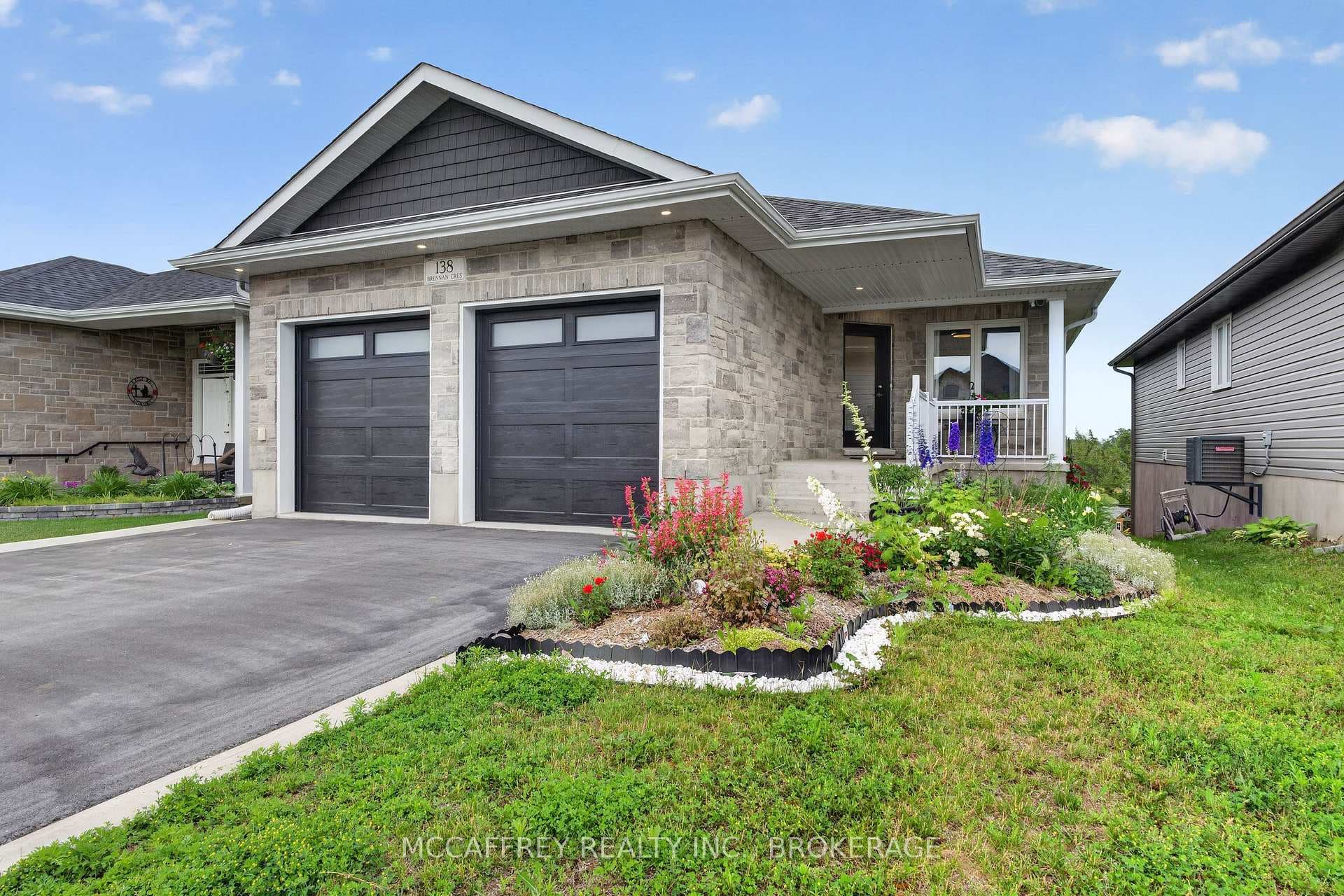 138 Brennan Crescent photo 1