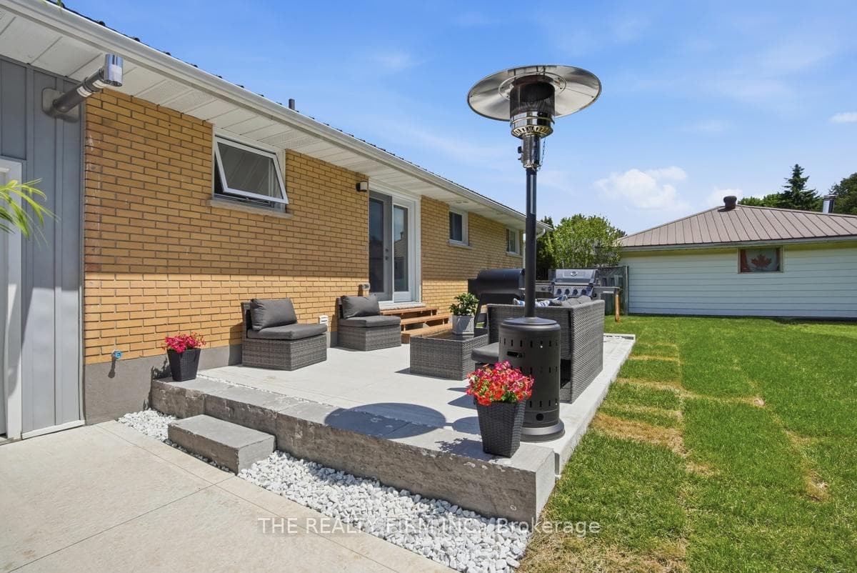 187 Byron Street photo 38