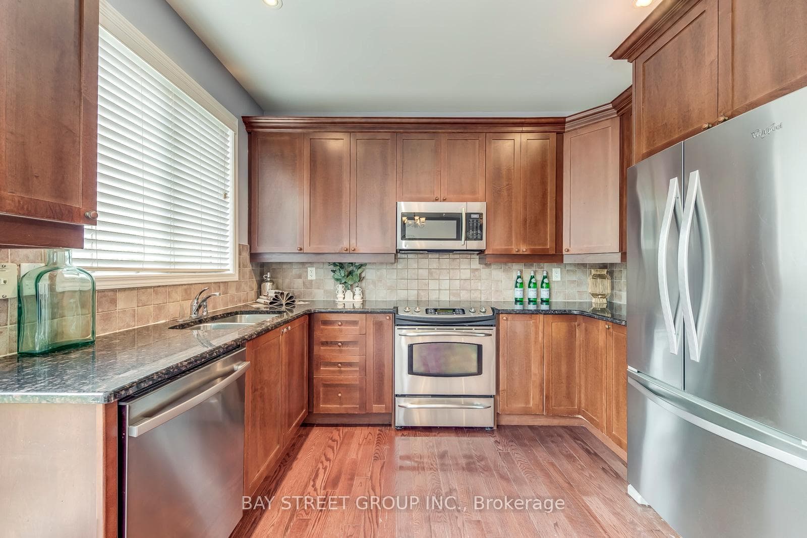 648 Hood Terrace photo 15