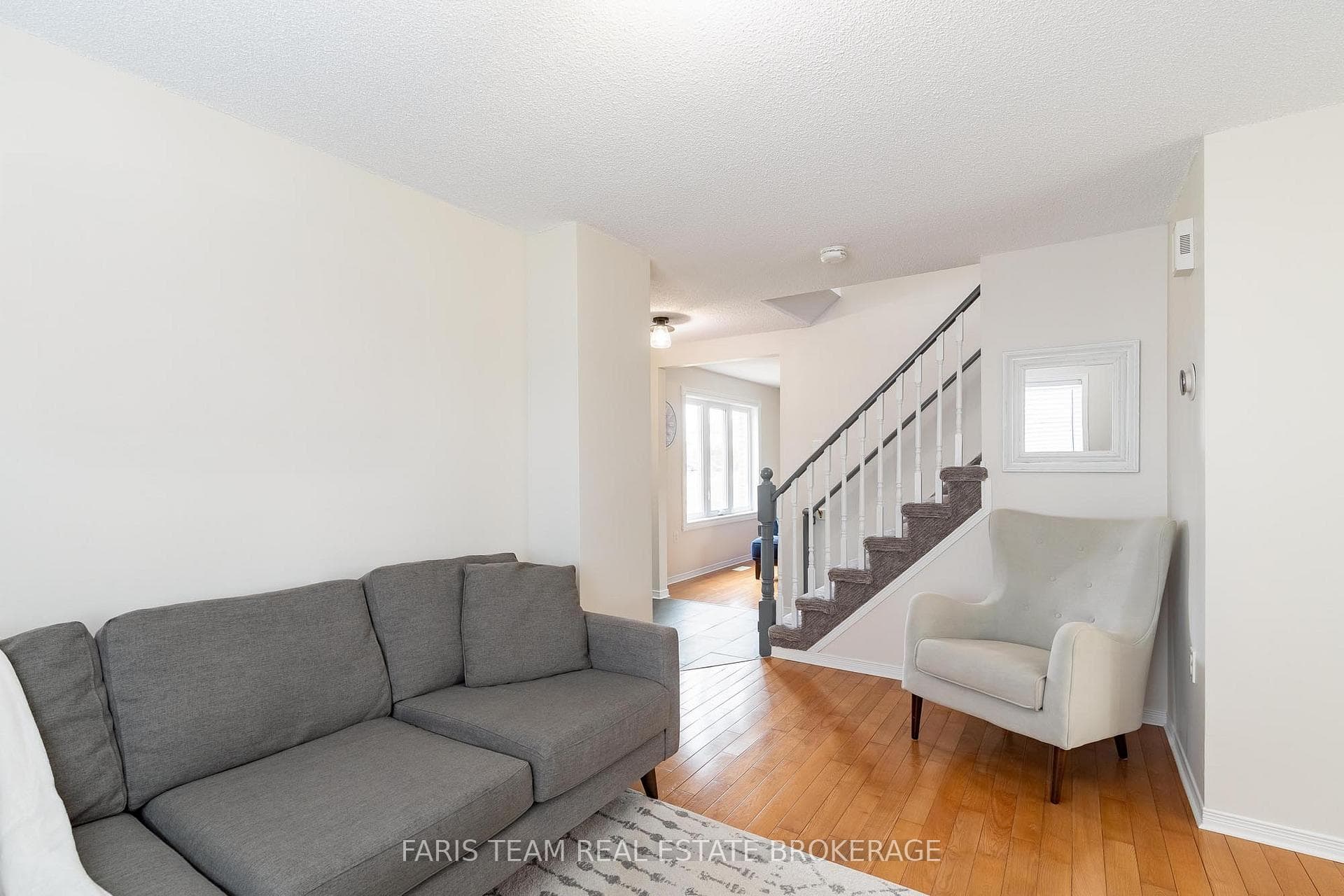 409 Anne Street photo 17