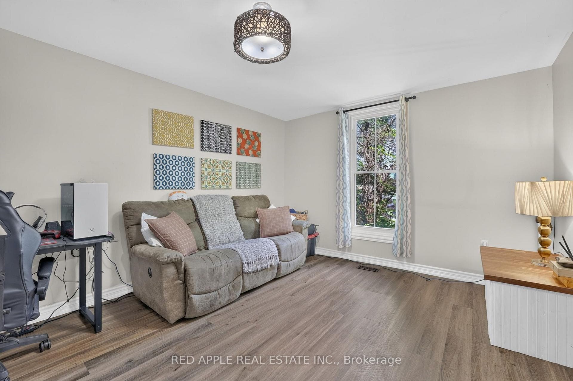 20435 Leslie Street photo 27