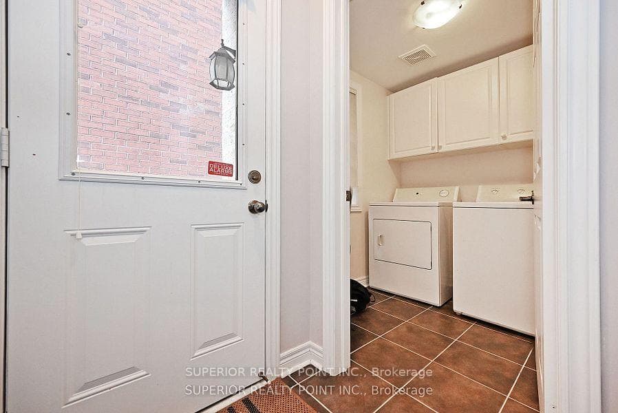 28 Maple Valley Road photo 37