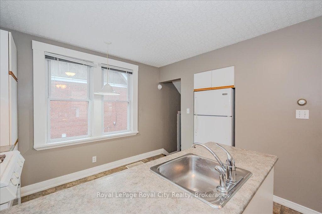 103 Kingsmill Avenue photo 16