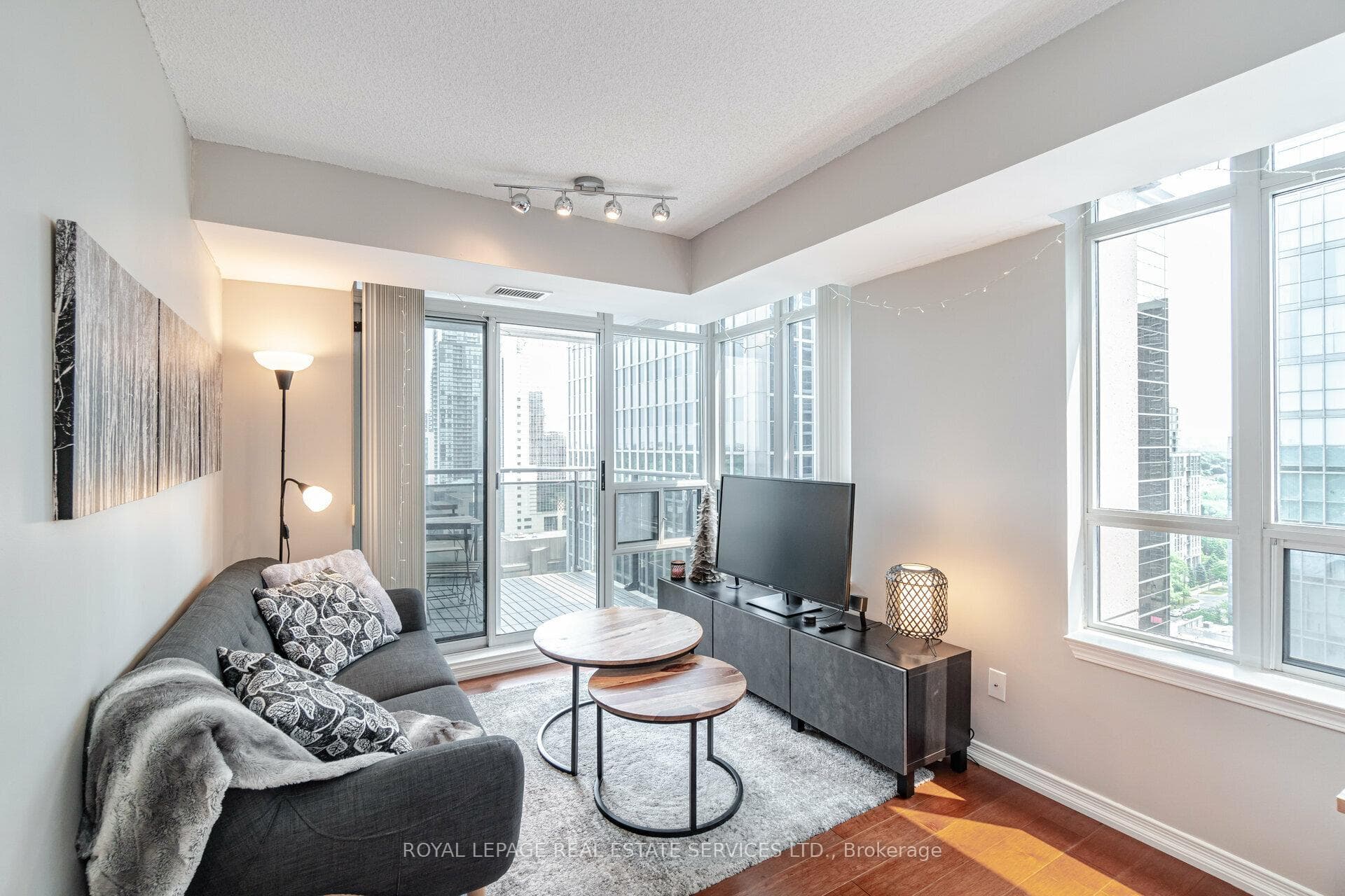 155 Beecroft Road Unit 2111 photo 10
