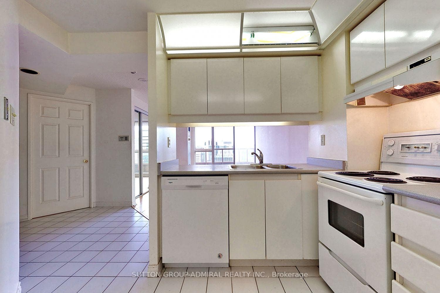 736 Bay Street Unit 2405 photo 5