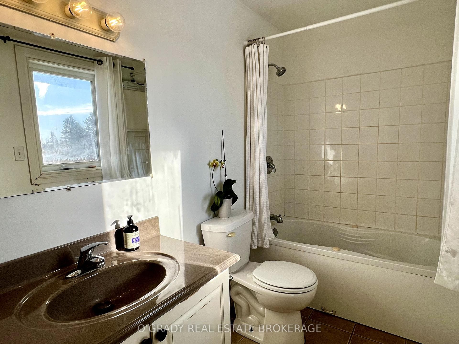 1868 Merwin Lane photo 18