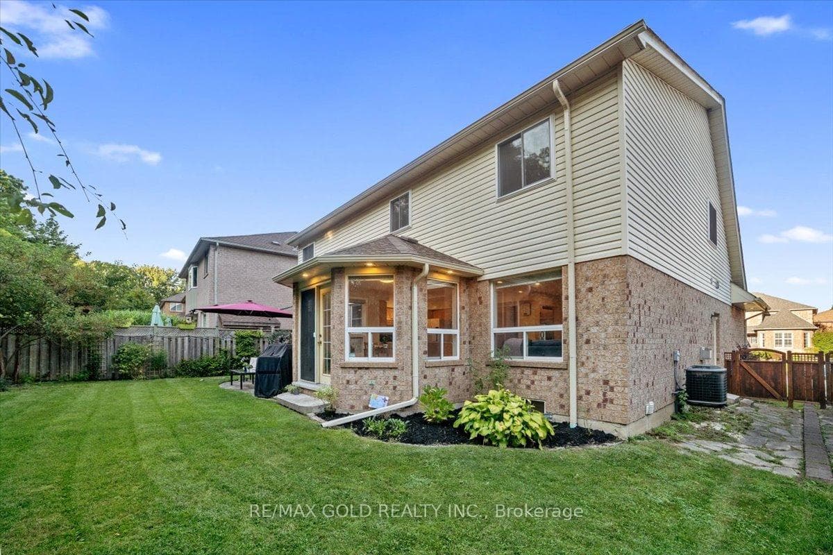 15 Canning Crescent photo 34