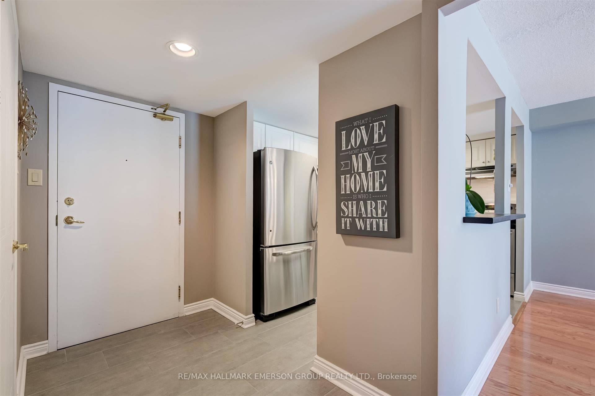 1091 Kingston Road Unit 319 photo 8