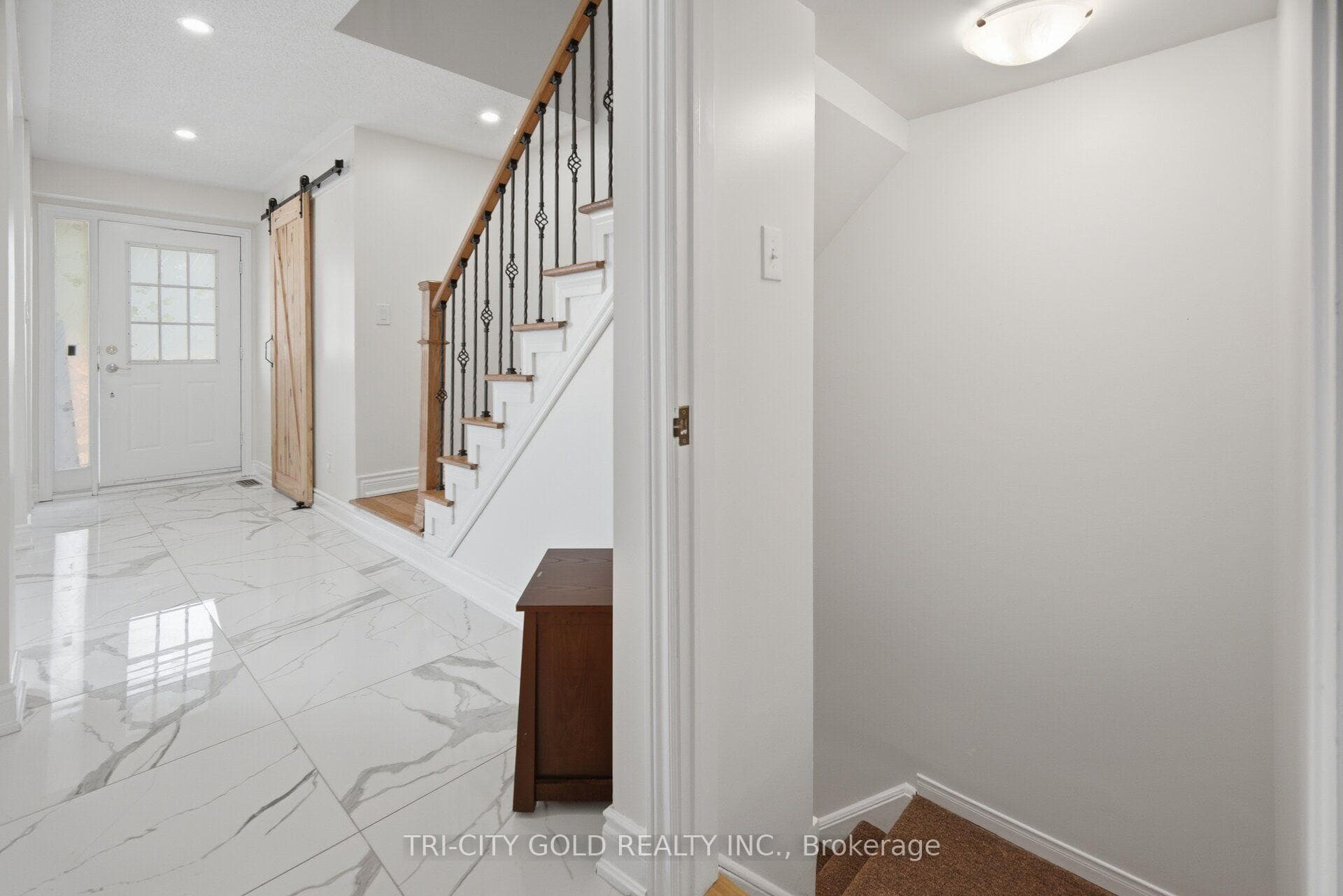 111 Chipmunk Crescent photo 30