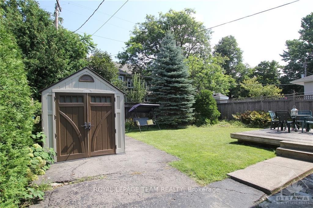 581 WINDERMERE Avenue photo 24