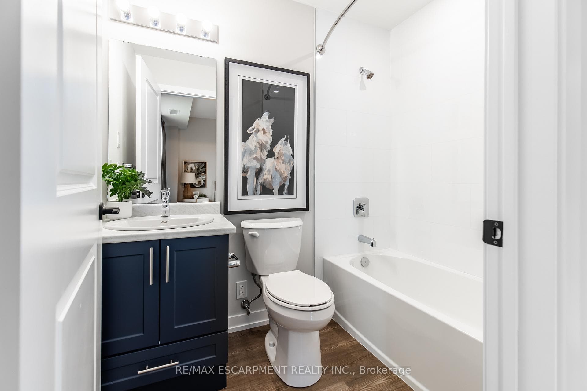 870 Queenston Road Unit 504 photo 33