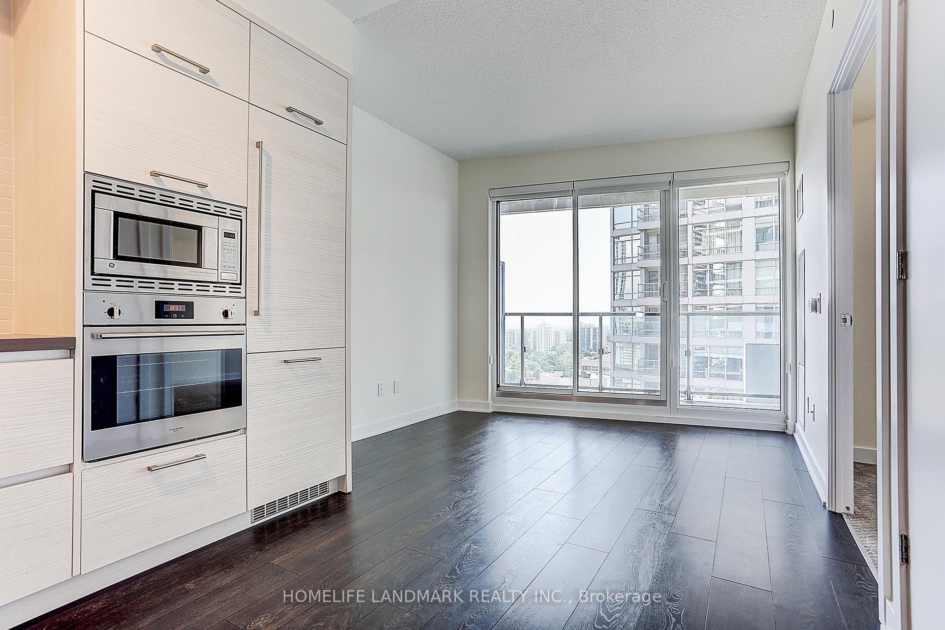 2221 Yonge Street Unit 1904 photo 10