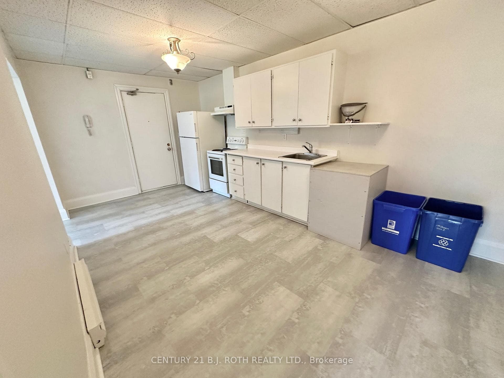 177 Queen Street Unit 2 photo 6