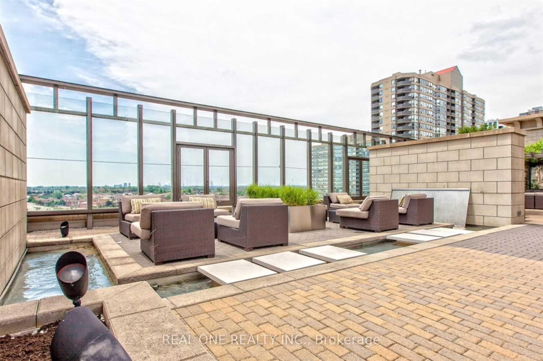 385 Prince Of Wales Drive Unit 1311 photo 22
