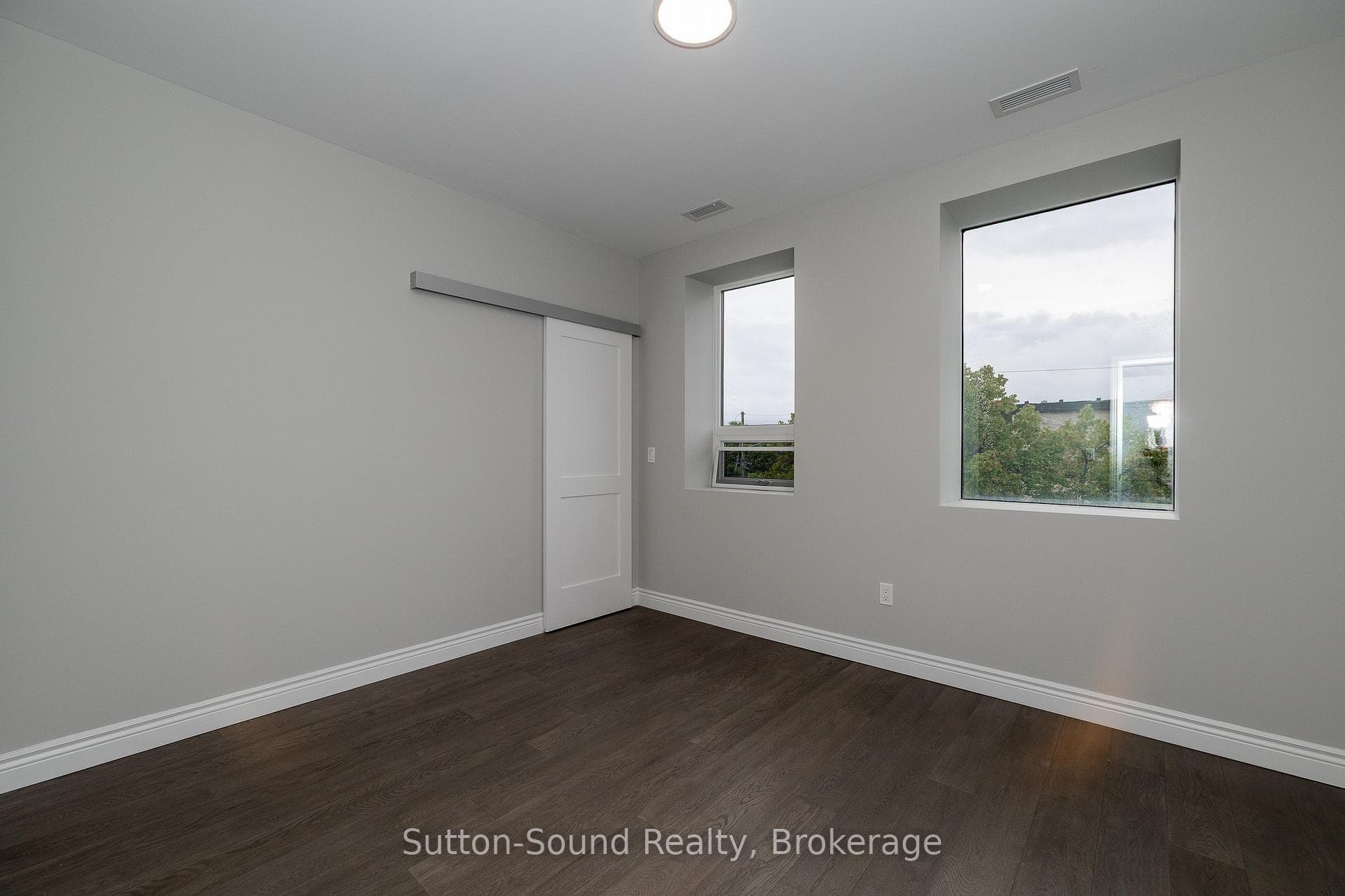 920 1st Avenue photo 18