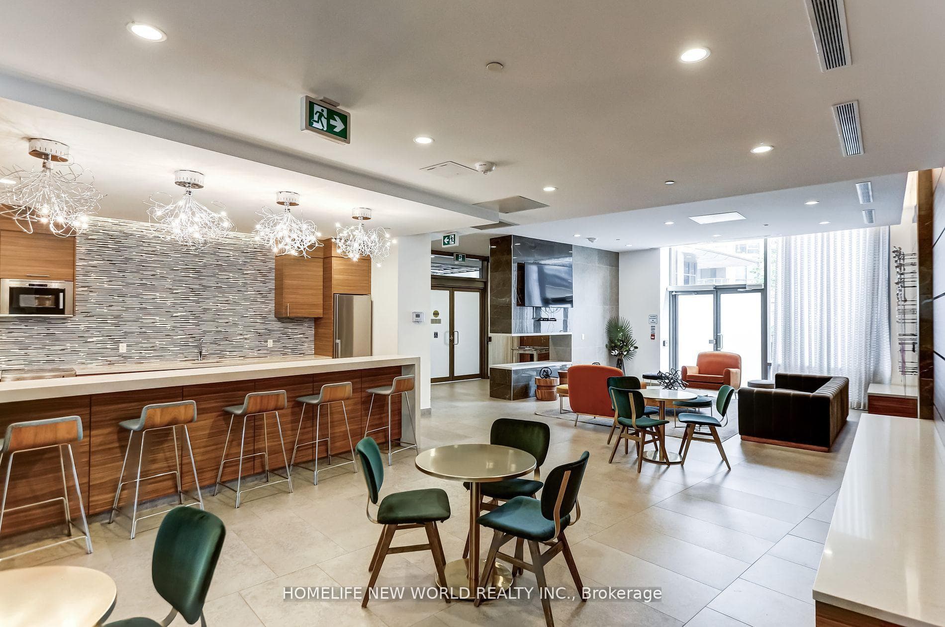 56 Forest Manor Road Unit 702 photo 8