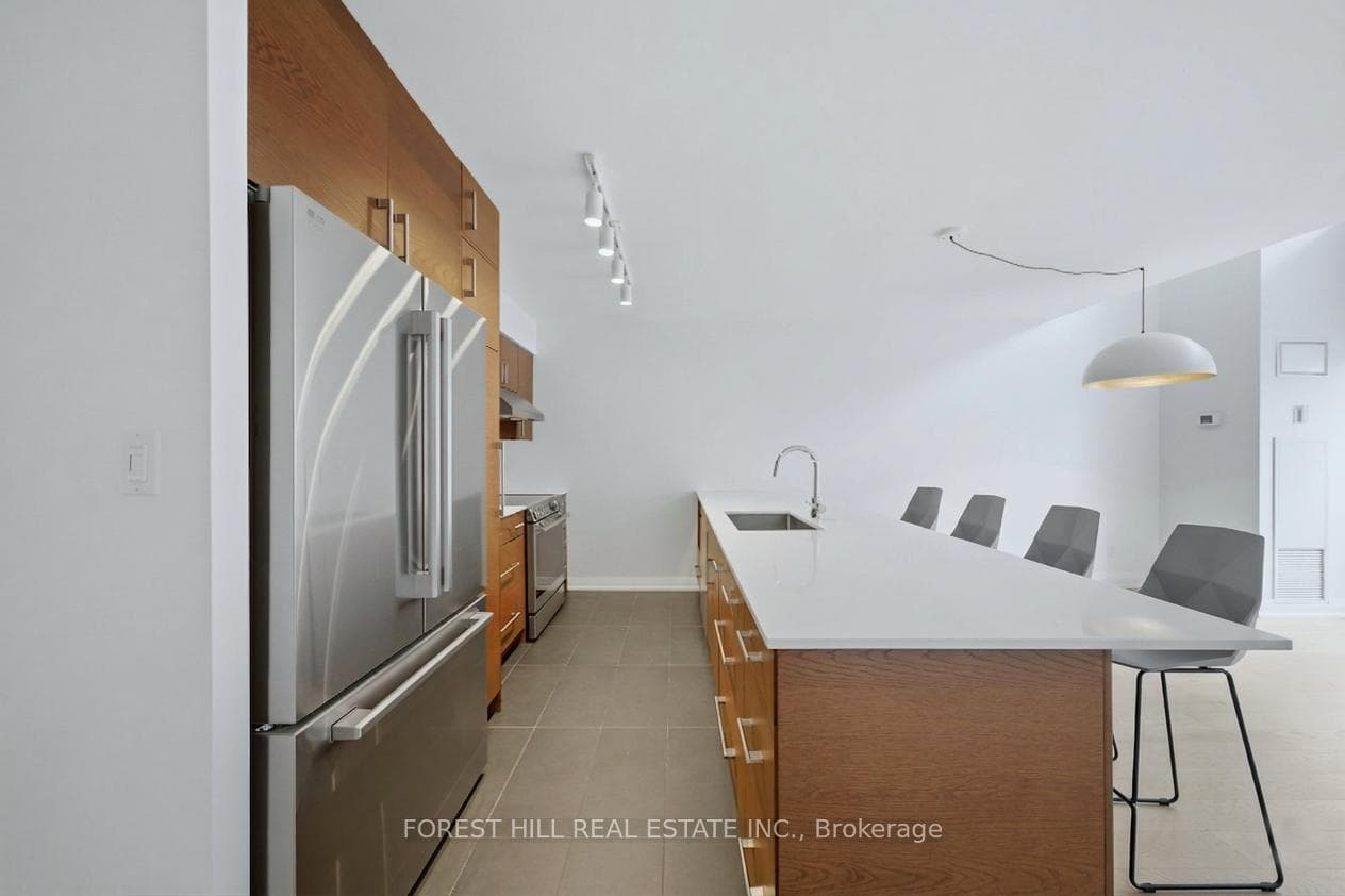 139 Merton Street Unit 631 photo 5