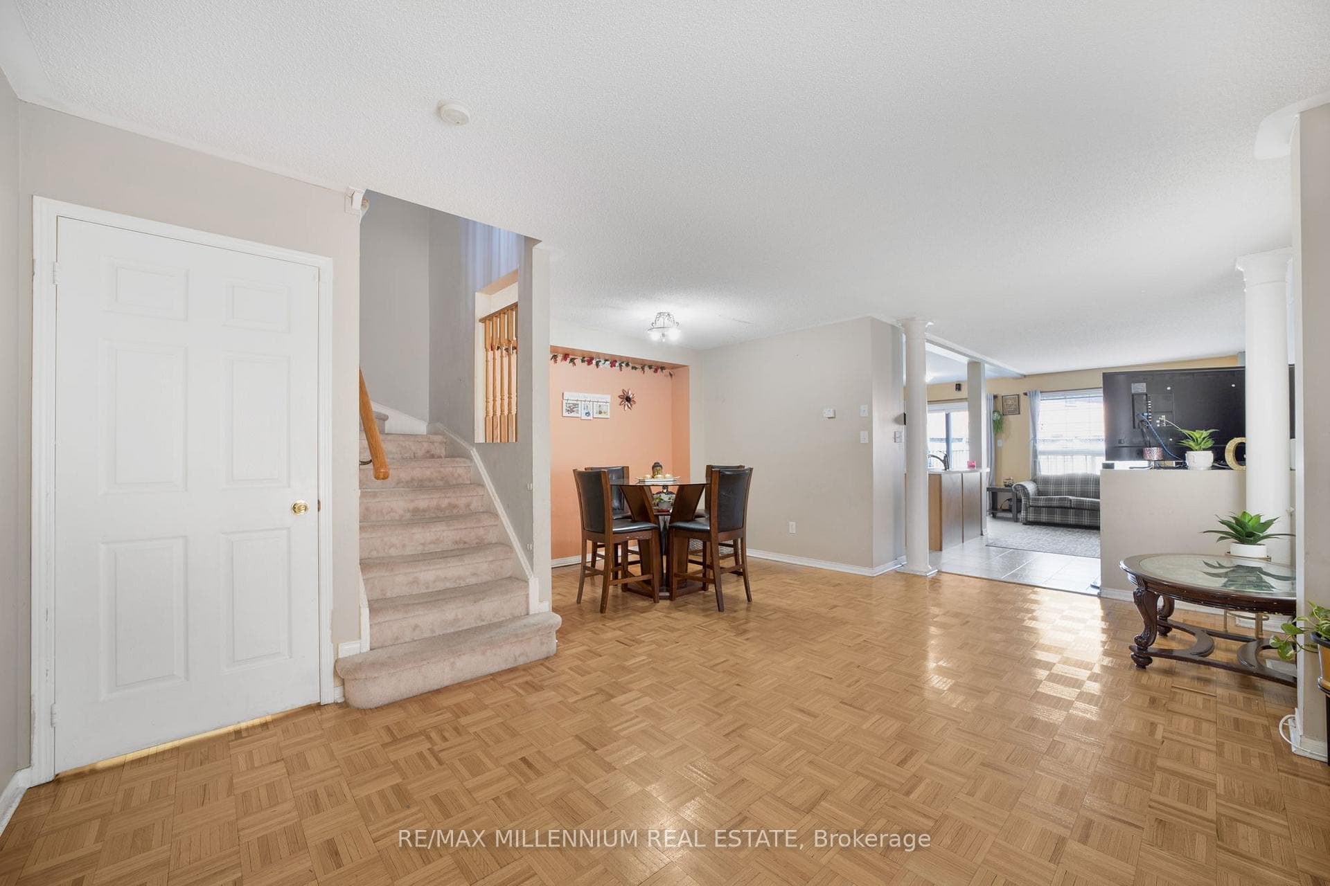 47 Ridgefield Court photo 5