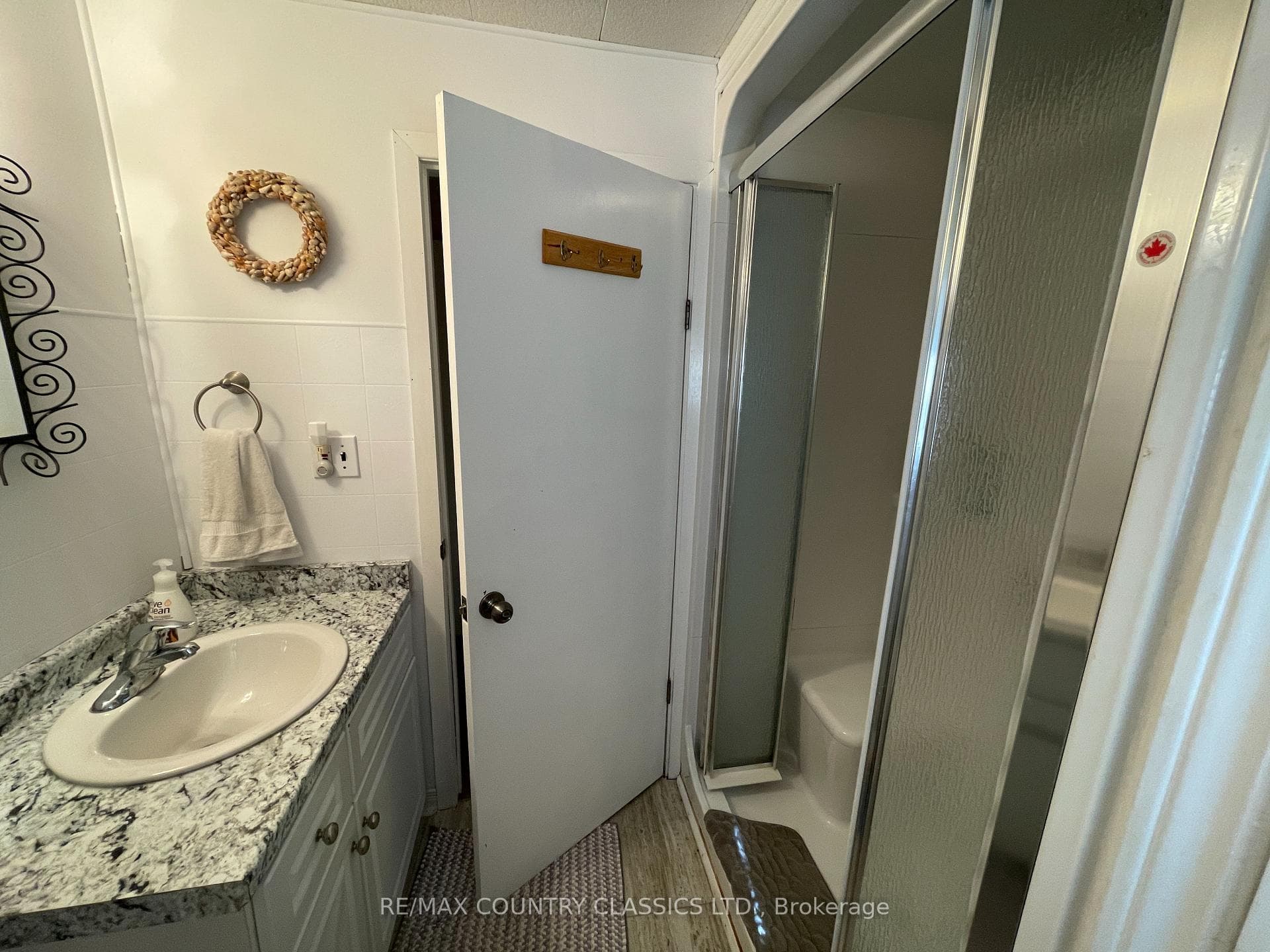 174 Paradise Landing Road photo 18
