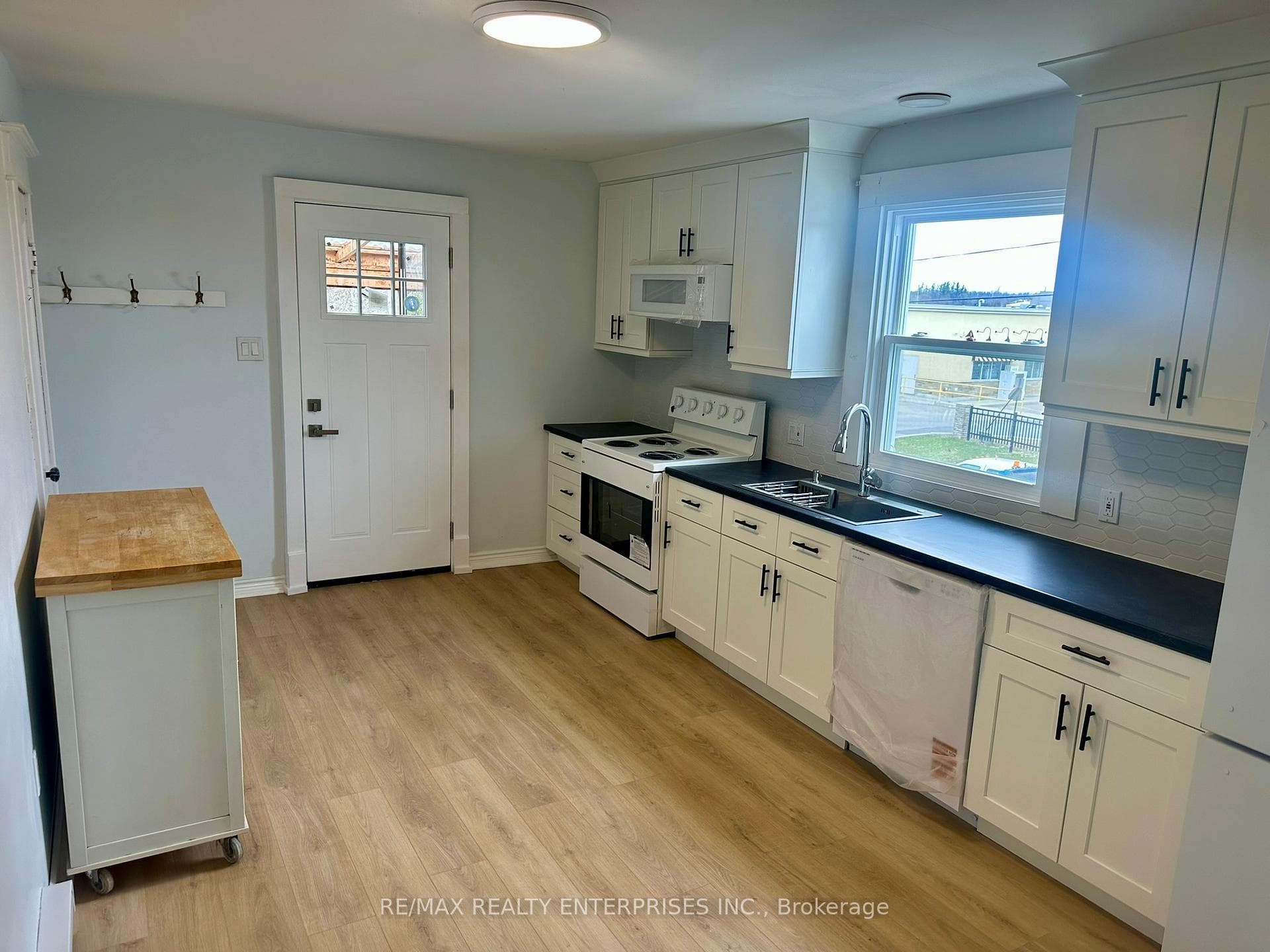 12993 Steeles Avenue Unit UPPER photo 19
